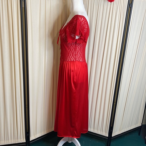 70’S VINTAGE- GORGEOUS RED SLIP GOWN LACE DRESS - Picture 10 of 11